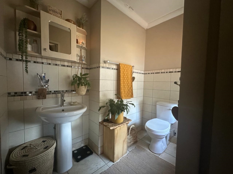 2 Bedroom Property for Sale in Waterval East North West